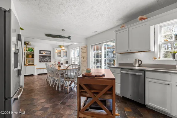 $325,000 | 216 Marsh Hen Court, Swansboro, NC 28584