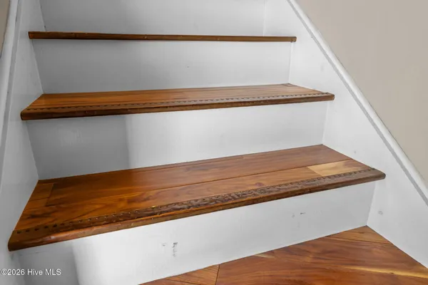 $325,000 | 216 Marsh Hen Court, Swansboro, NC 28584