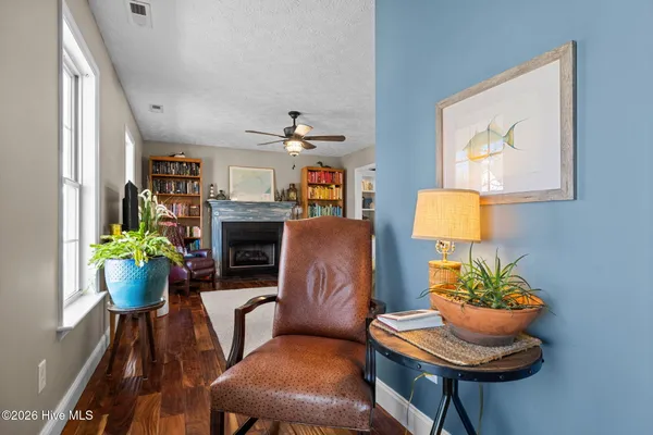 $325,000 | 216 Marsh Hen Court, Swansboro, NC 28584