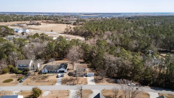 $325,000 | 216 Marsh Hen Court, Swansboro, NC 28584