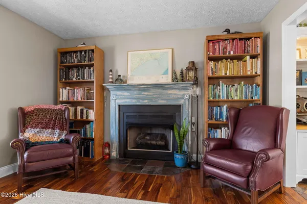 $325,000 | 216 Marsh Hen Court, Swansboro, NC 28584