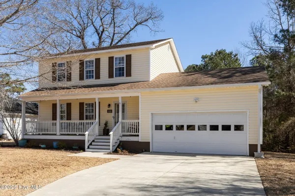 $325,000 | 216 Marsh Hen Court, Swansboro, NC 28584