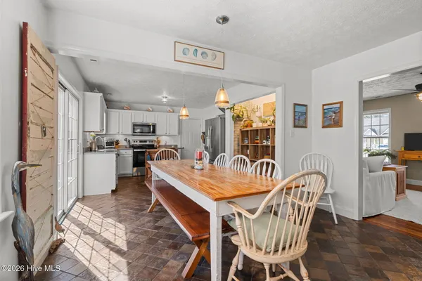 $325,000 | 216 Marsh Hen Court, Swansboro, NC 28584