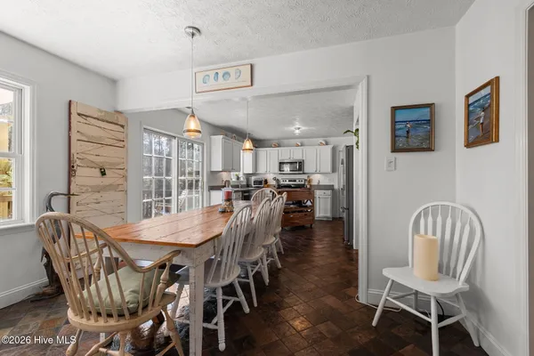 $325,000 | 216 Marsh Hen Court, Swansboro, NC 28584