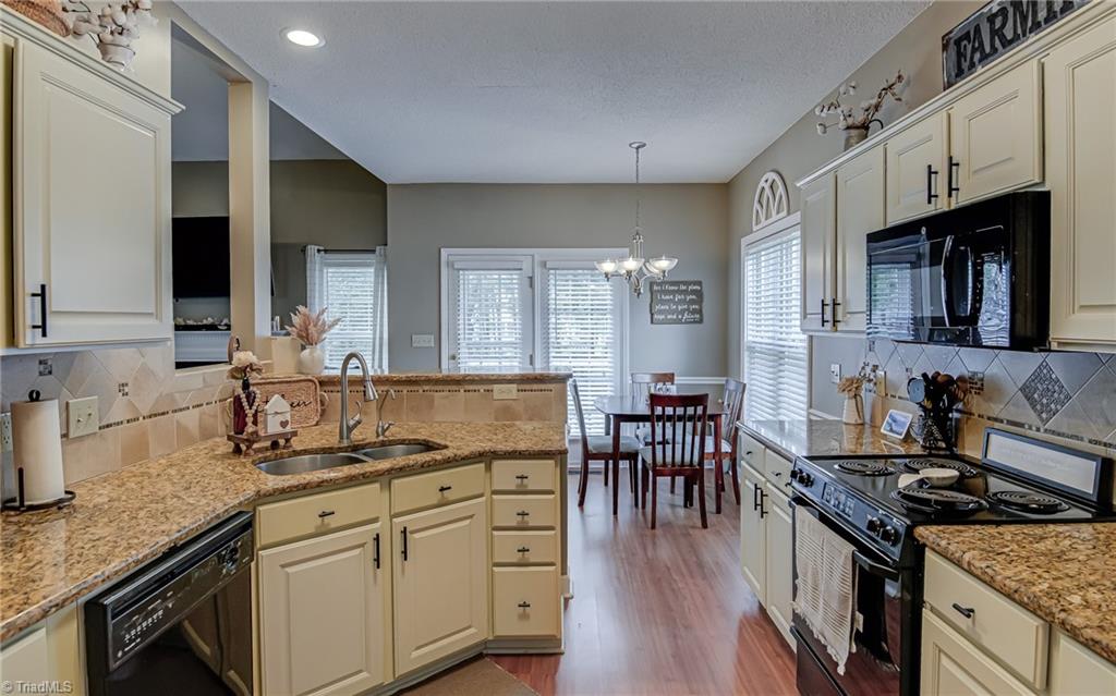 804 Ruskin Drive High Point, NC 27265 - Photo 11 of 37 Kitchen