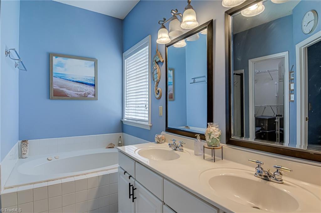 804 Ruskin Drive High Point, NC 27265 - Photo 20 of 37