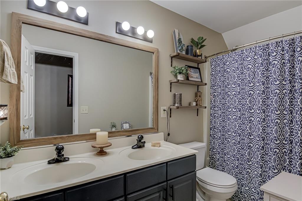 804 Ruskin Drive High Point, NC 27265 - Photo 27 of 37