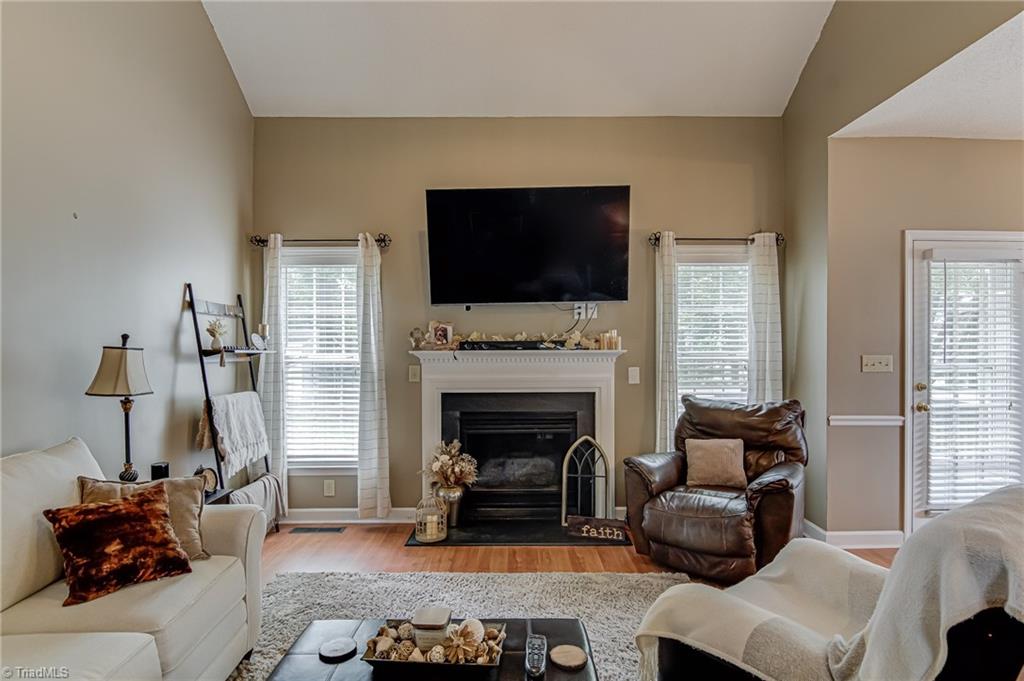 804 Ruskin Drive High Point, NC 27265 - Photo 5 of 37