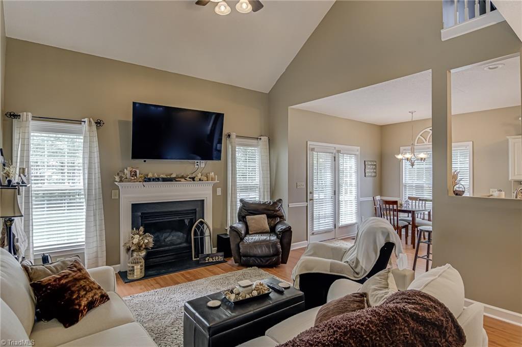 804 Ruskin Drive High Point, NC 27265 - Photo 6 of 37 Living Room