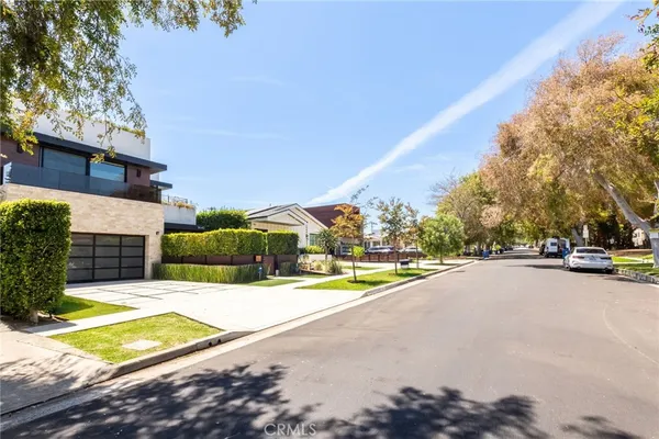 $18,000 | 1643 South Carmelina Avenue, Los Angeles, CA 90025