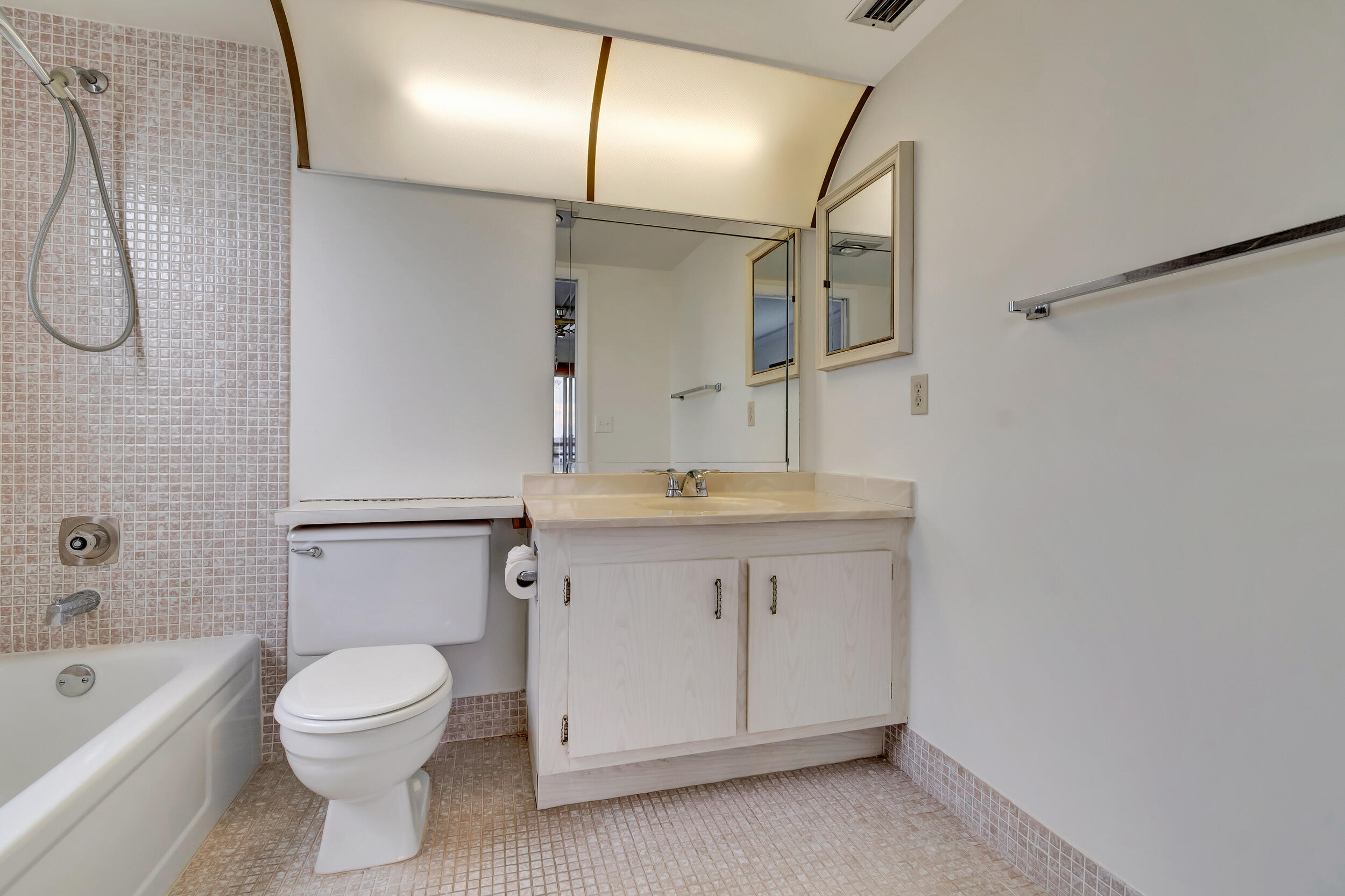 3021 Lincoln B Boca Raton, FL 33434 - Photo 28 of 48 Master Bathroom