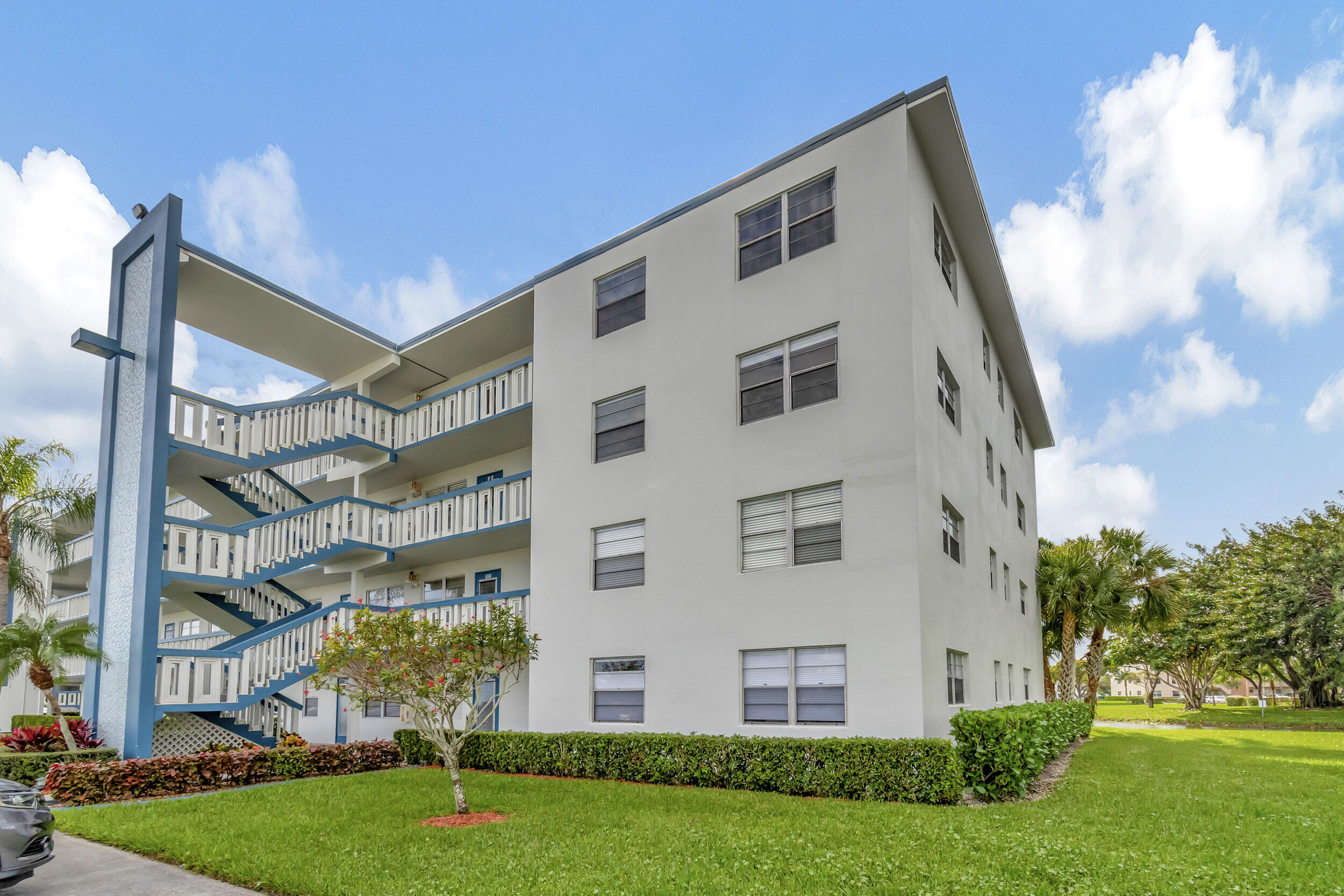 3021 Lincoln B Boca Raton, FL 33434 - Photo 4 of 48 04_dsc_2850