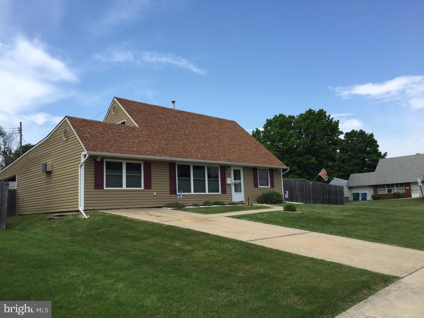 21 Violet Road Levittown, PA 19057 - Photo 1 of 18 Exterior Front