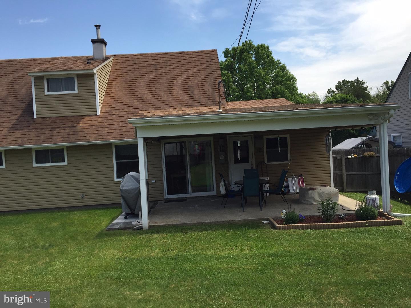 21 Violet Road Levittown, PA 19057 - Photo 4 of 18 Patio