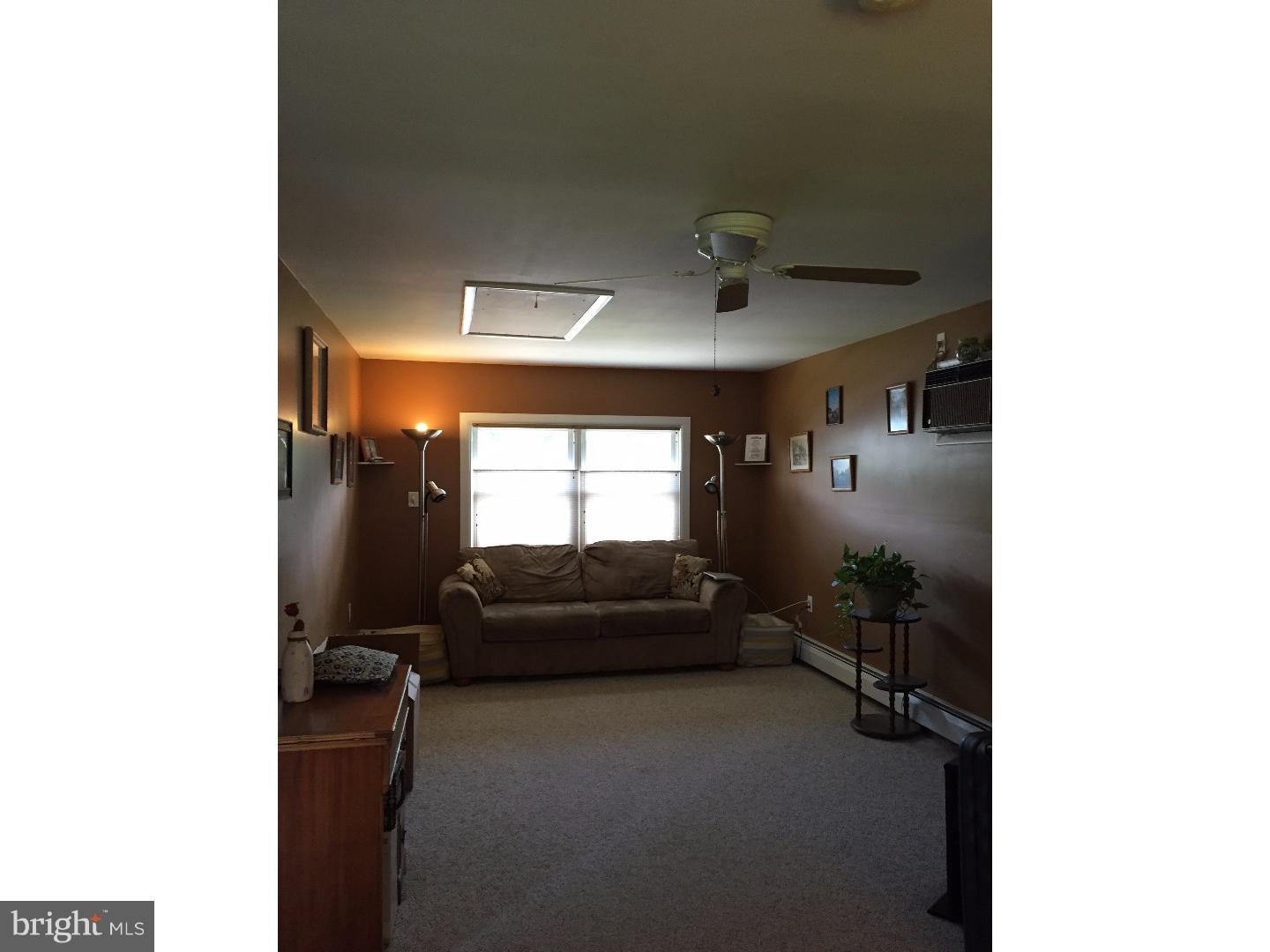 21 Violet Road Levittown, PA 19057 - Photo 8 of 18 Family Room