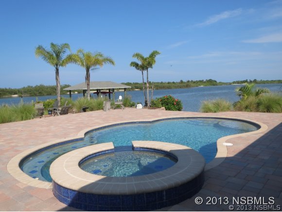 1505 South Riverside Drive Edgewater, FL 32132 - Photo 6 of 21 Gallery Image 6