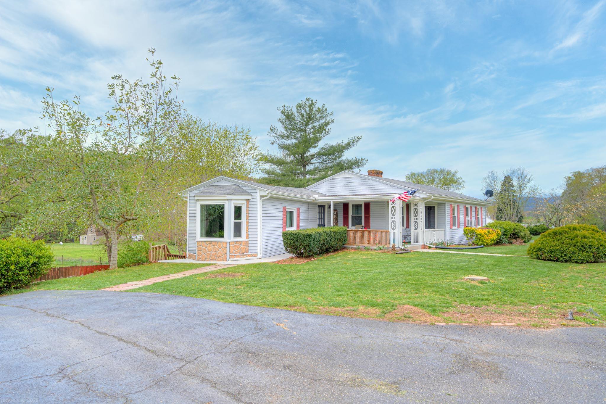 4751 Robinson Tract Road Pulaski, VA 24301 - Photo 33 of 43 Gallery Image 33