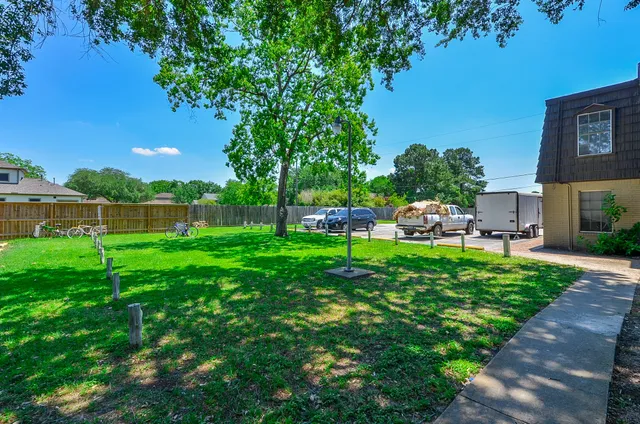 $1,265 | 1526 East Avenue, Unit 205, Katy, TX 77493