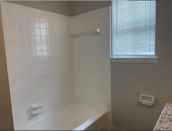 $1,195 | 1526 East Avenue, Unit 205, Katy, TX 77493