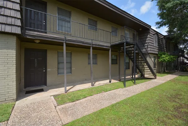 $1,195 | 1526 East Avenue, Unit 205, Katy, TX 77493