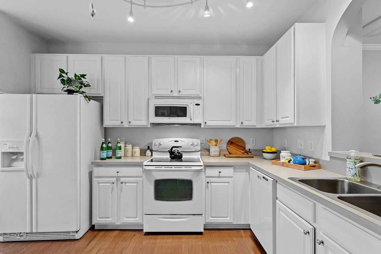4303 Sugarbend Way Raleigh, NC 27606 - Photo 10 of 28 Photo 10