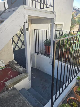 $1,995 | 3851 Vineyard Avenue, Pleasanton, CA 94566