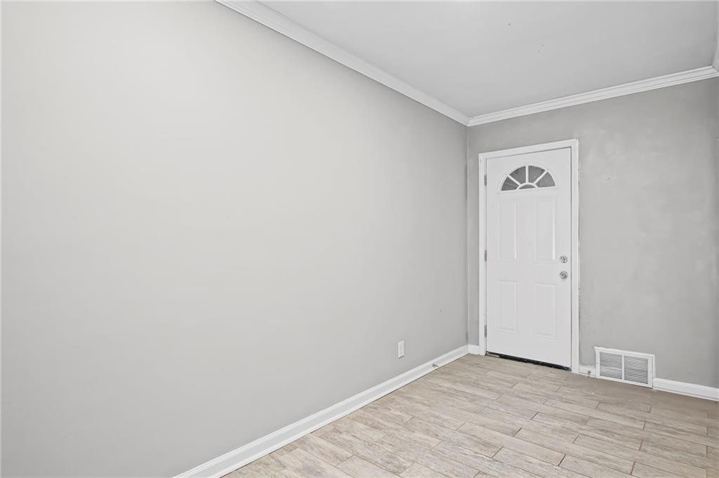 2790 Collier Drive Northwest Atlanta, GA 30318 - Photo 20 of 44 a view of an empty room