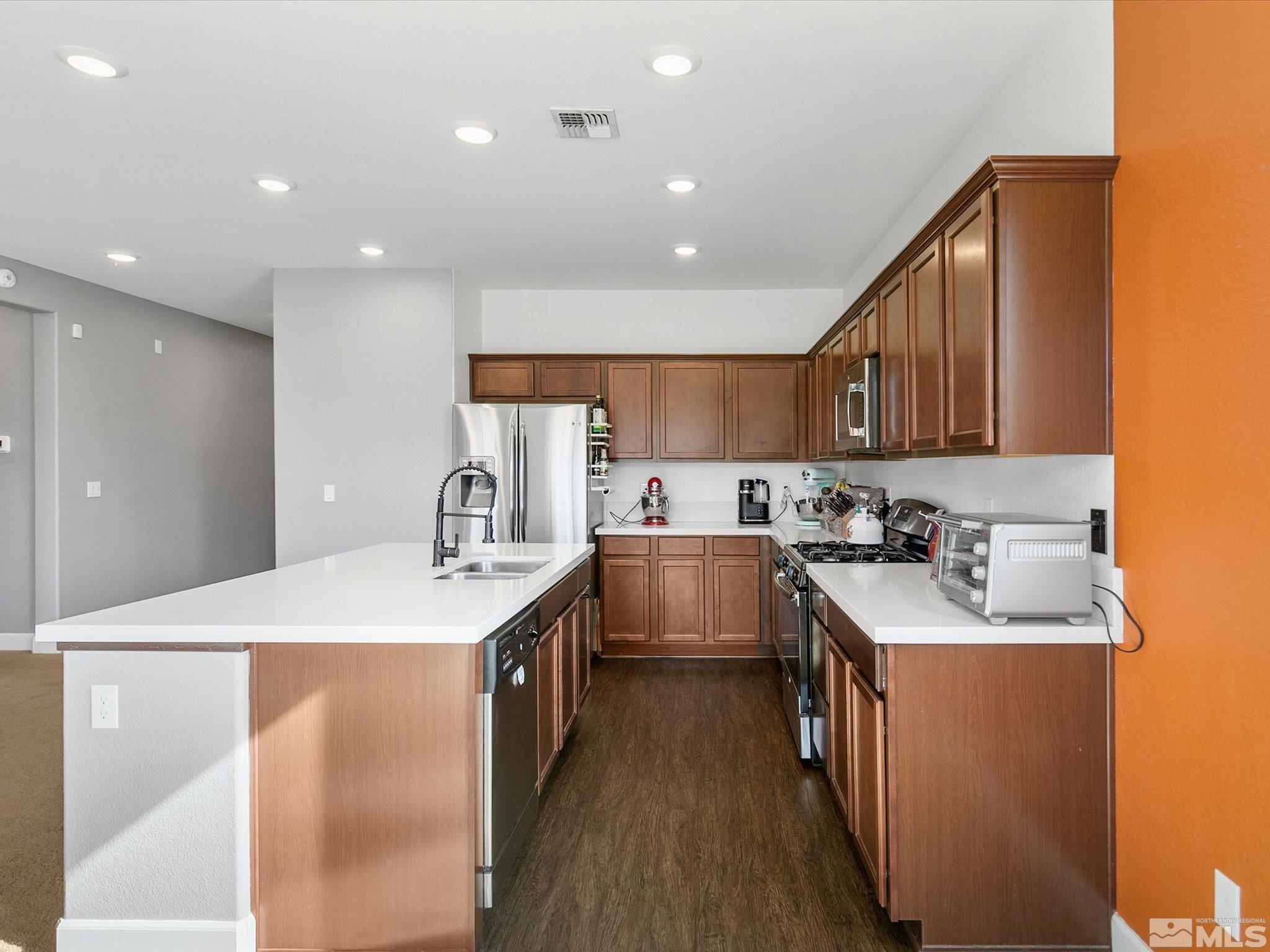 925 Estuary Circle Reno, NV 89506 - Photo 10 of 28 Photo 10