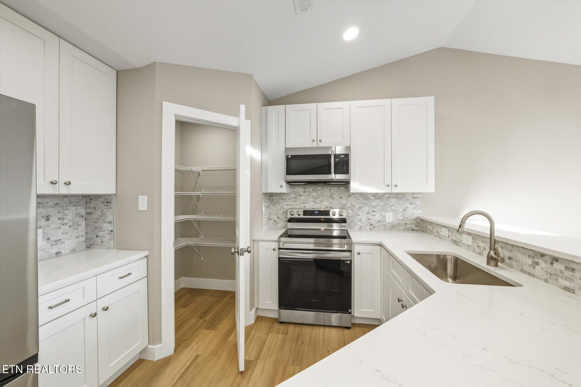 333 Granville Conner Road Powell, TN 37849 - Photo 12 of 30 Kitchen