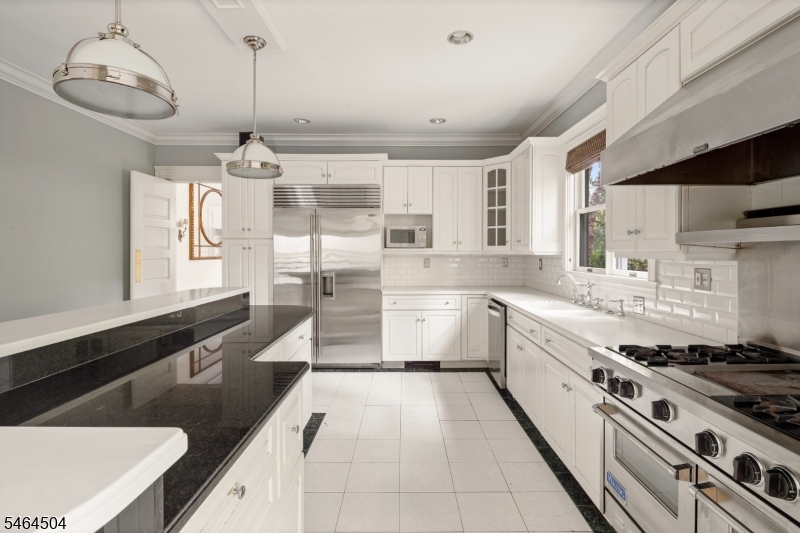 17 3 Gables Road Morristown, NJ 07960 - Photo 8 of 43 Gallery Image 8