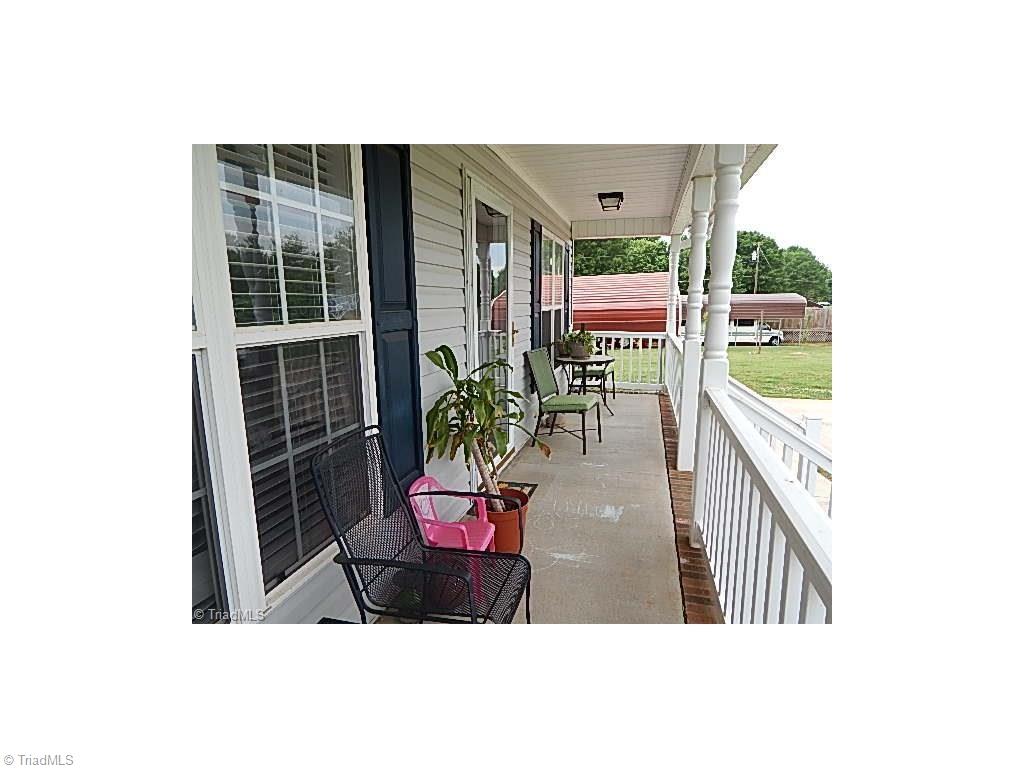 1429 William Fowler Road King, NC 27021 - Photo 4 of 17