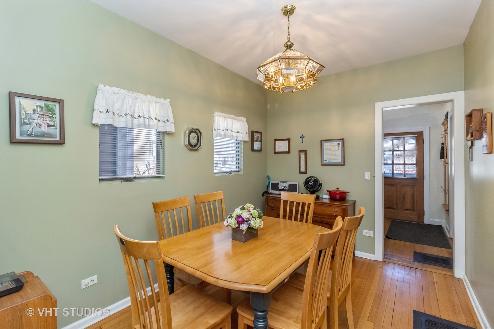 4204 North Ridgeway Avenue Chicago, IL 60618 - Photo 9 of 17 Gallery Image 9