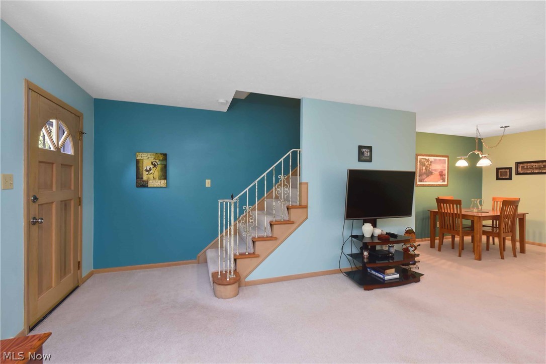 20181 Grannis Road, Unit 4 Cleveland, OH 44126 - Photo 5 of 33 Gallery Image 5