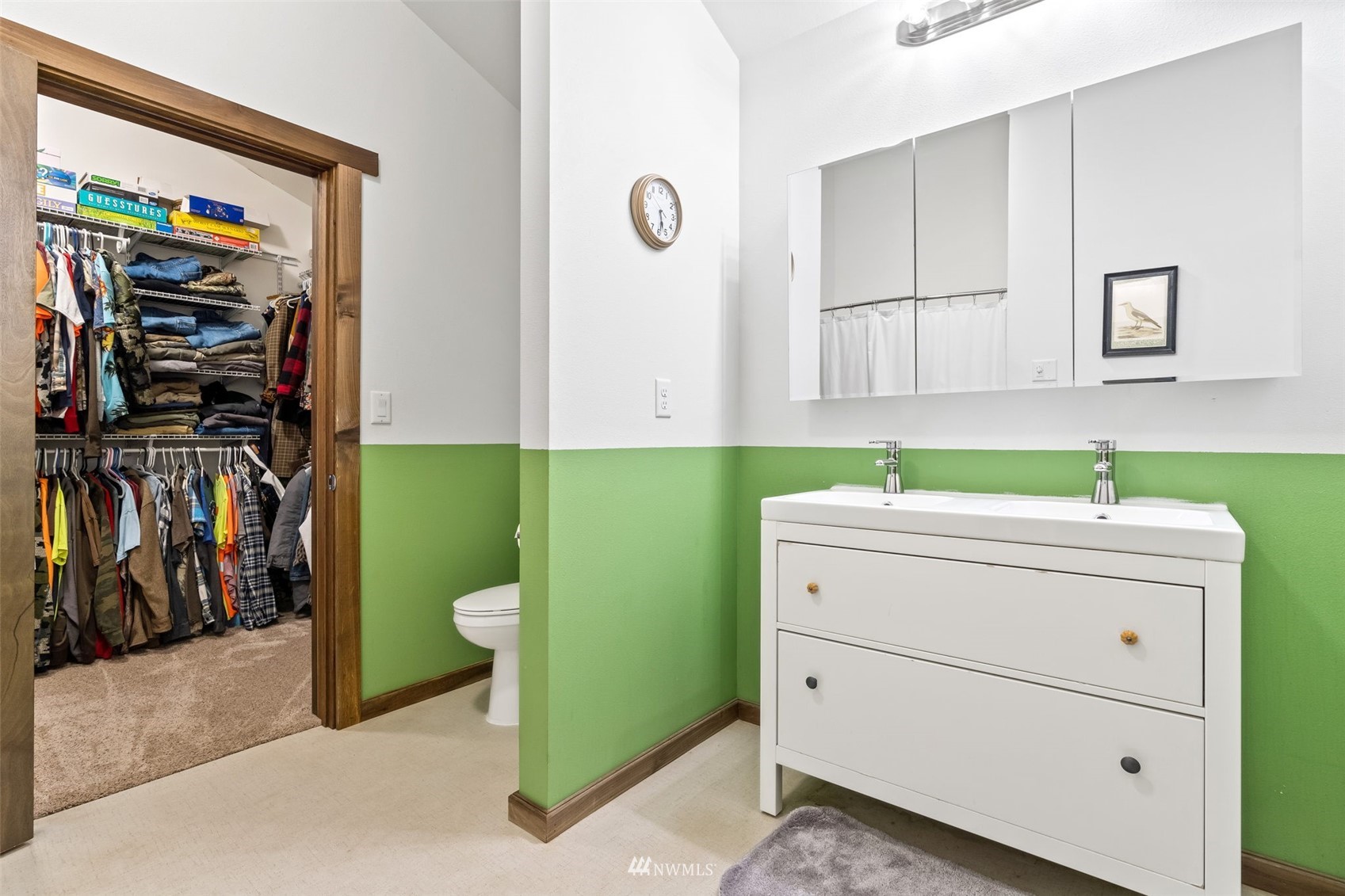 154 Rogerson Road Chehalis, WA 98532 - Photo 23 of 40 a bathroom with a sink a toilet and shower