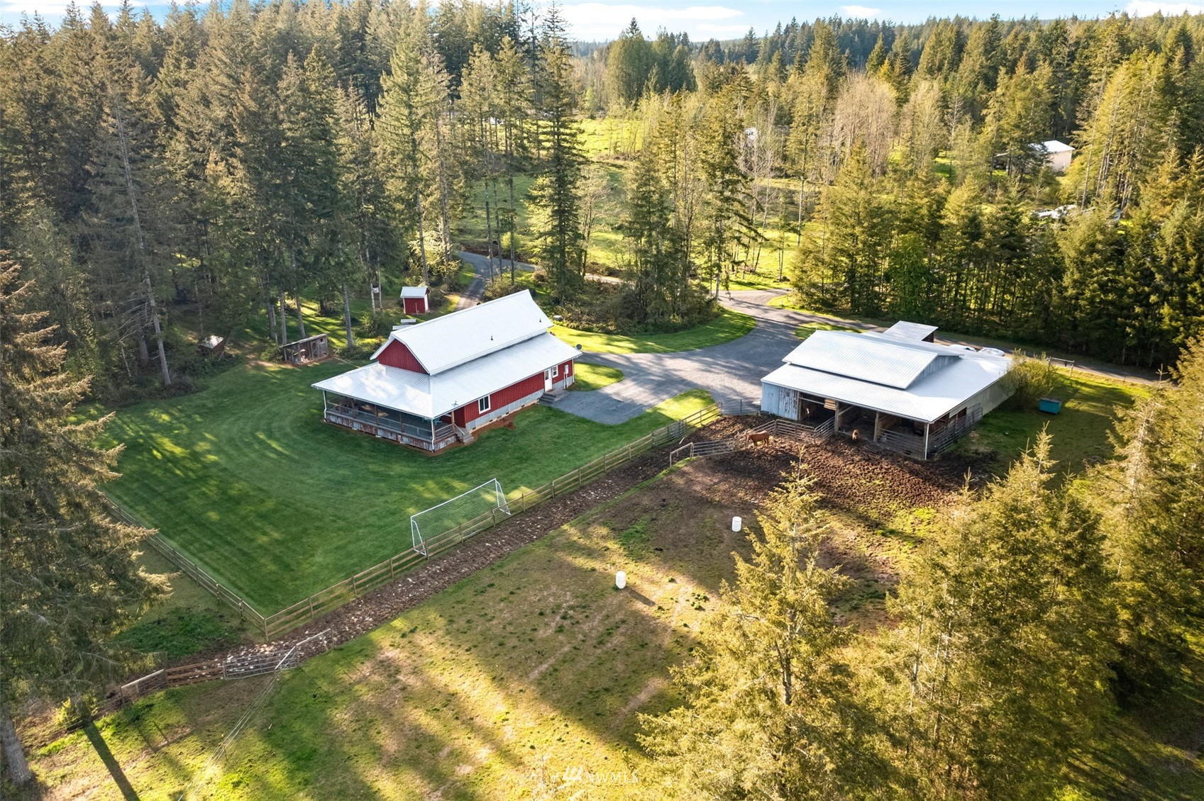 154 Rogerson Road Chehalis, WA 98532 - Photo 39 of 40 a view of a backyard with a garden and plants
