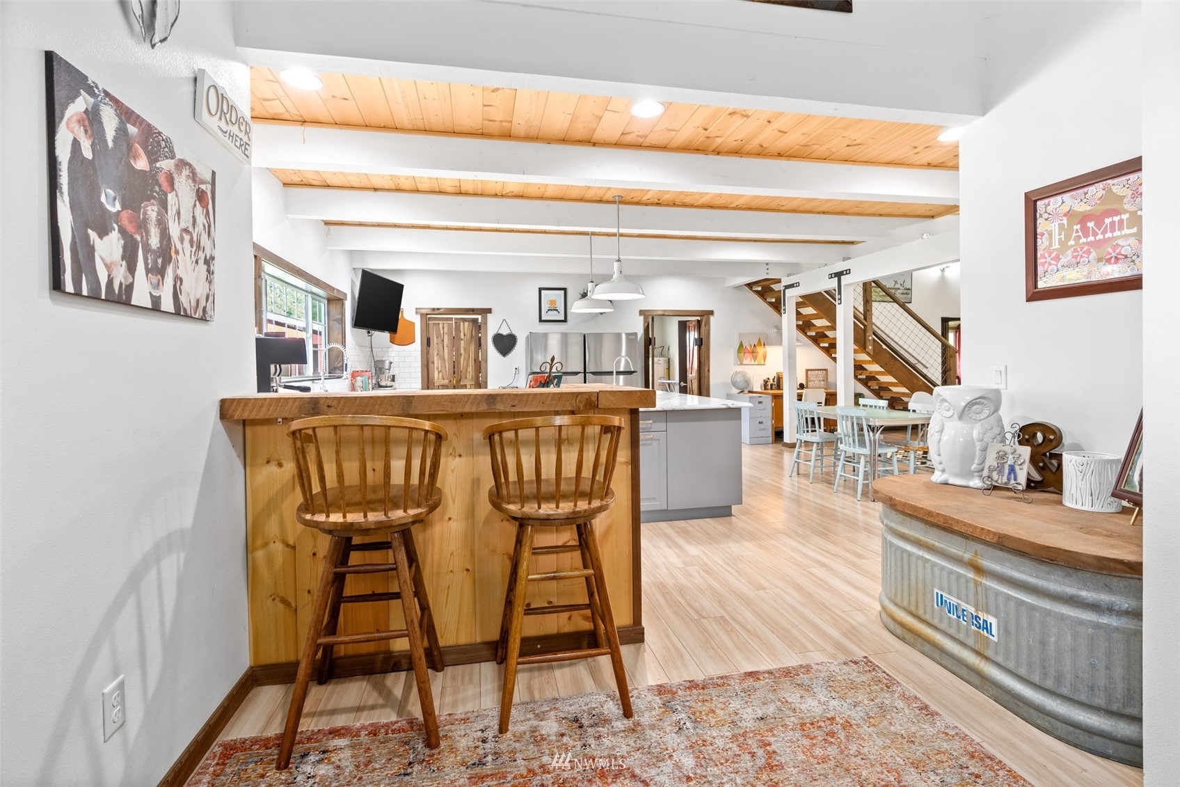 154 Rogerson Road Chehalis, WA 98532 - Photo 6 of 40 a dining room with furniture and wooden floor