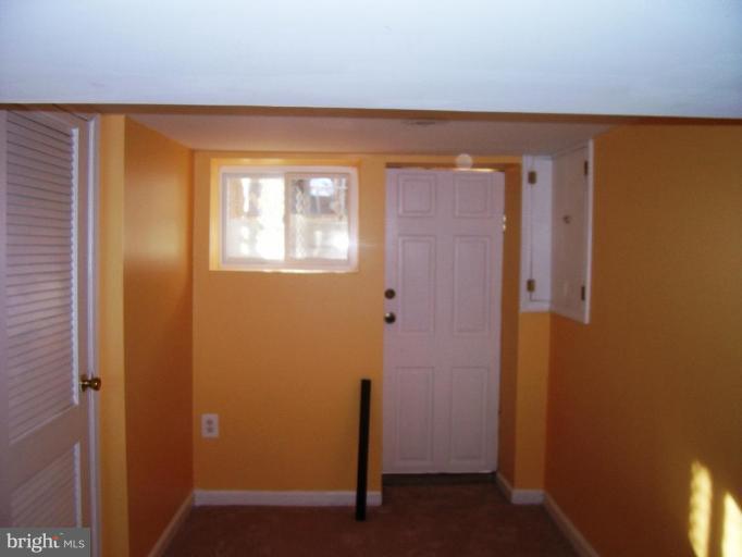 3229 Elmley Avenue Baltimore, MD 21213 - Photo 4 of 10 Family Room