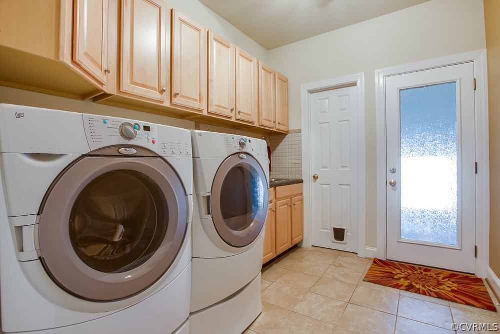 17507 Old Ridge Road Montpelier, VA 23192 - Photo 21 of 50 Laundry (10x8): Ceramic floor, cabinets, counter w