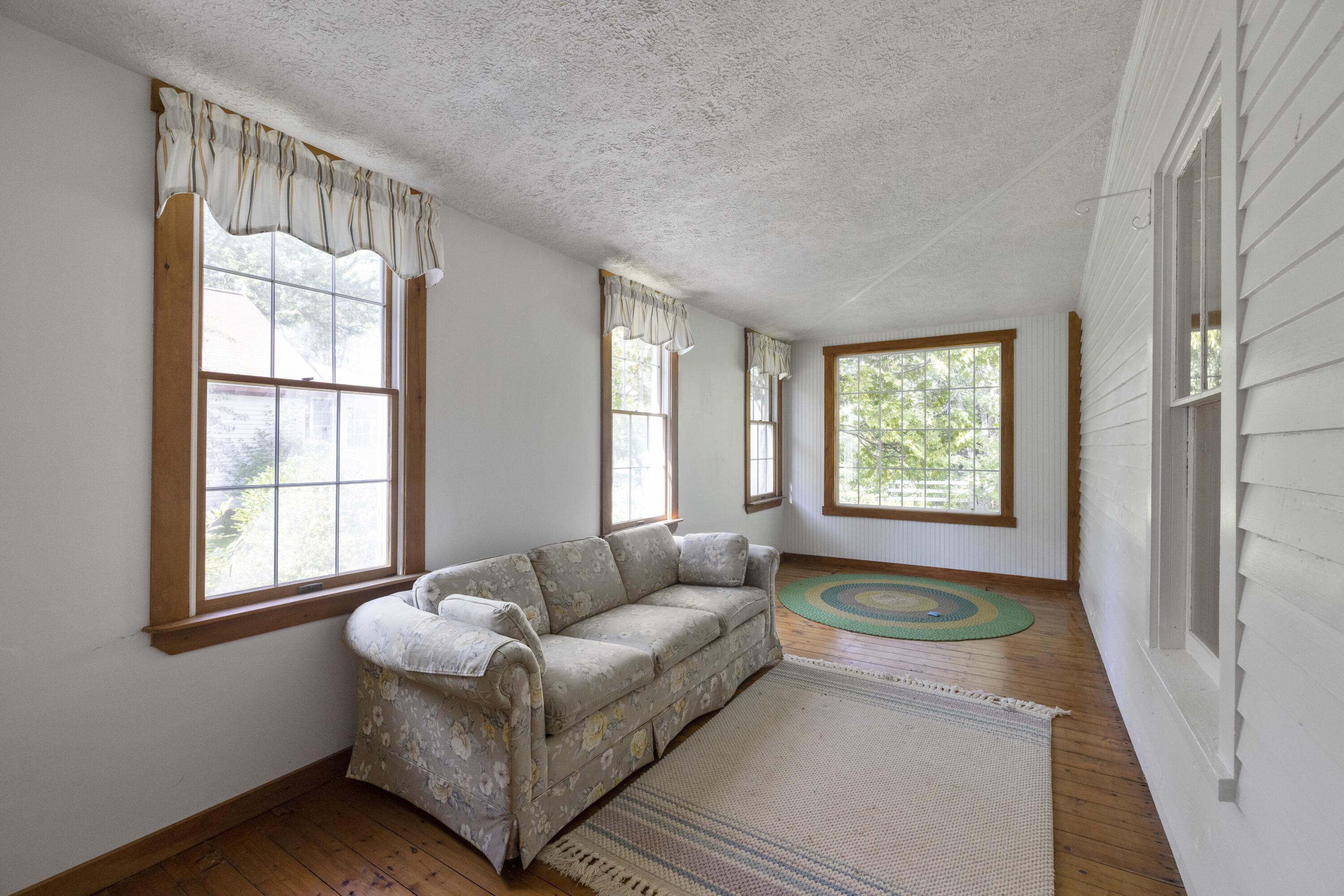 8 Clover Leaf Farm Road Kennebunkport, ME 04046 - Photo 24 of 92 Sun porch 3 season