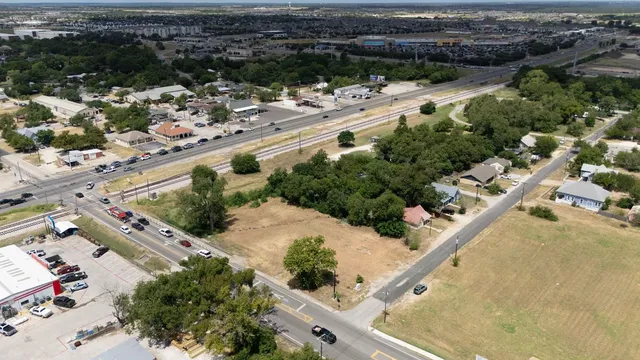 $475,000 | 101 East South Street, Leander, TX 78641