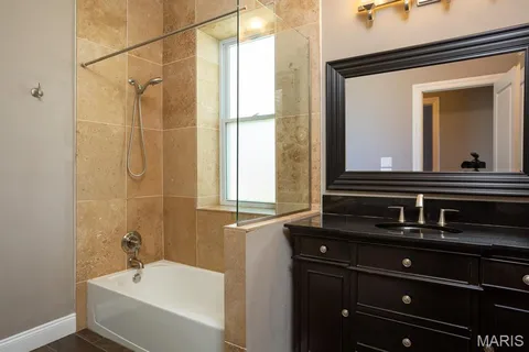 $215,000 | 3971 Botanical Avenue, Unit A, St. Louis, MO 63110
