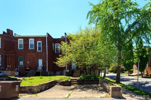 $215,000 | 3971 Botanical Avenue, Unit A, St. Louis, MO 63110