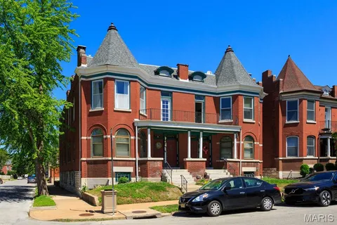 $215,000 | 3971 Botanical Avenue, Unit A, St. Louis, MO 63110
