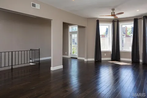 $215,000 | 3971 Botanical Avenue, Unit A, St. Louis, MO 63110
