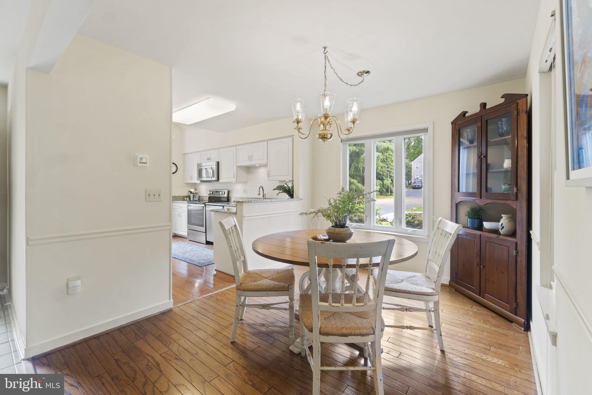 1558 Ritchie Lane Annapolis, MD 21401 - Photo 9 of 38 Eat in kitchen area is nicely sized