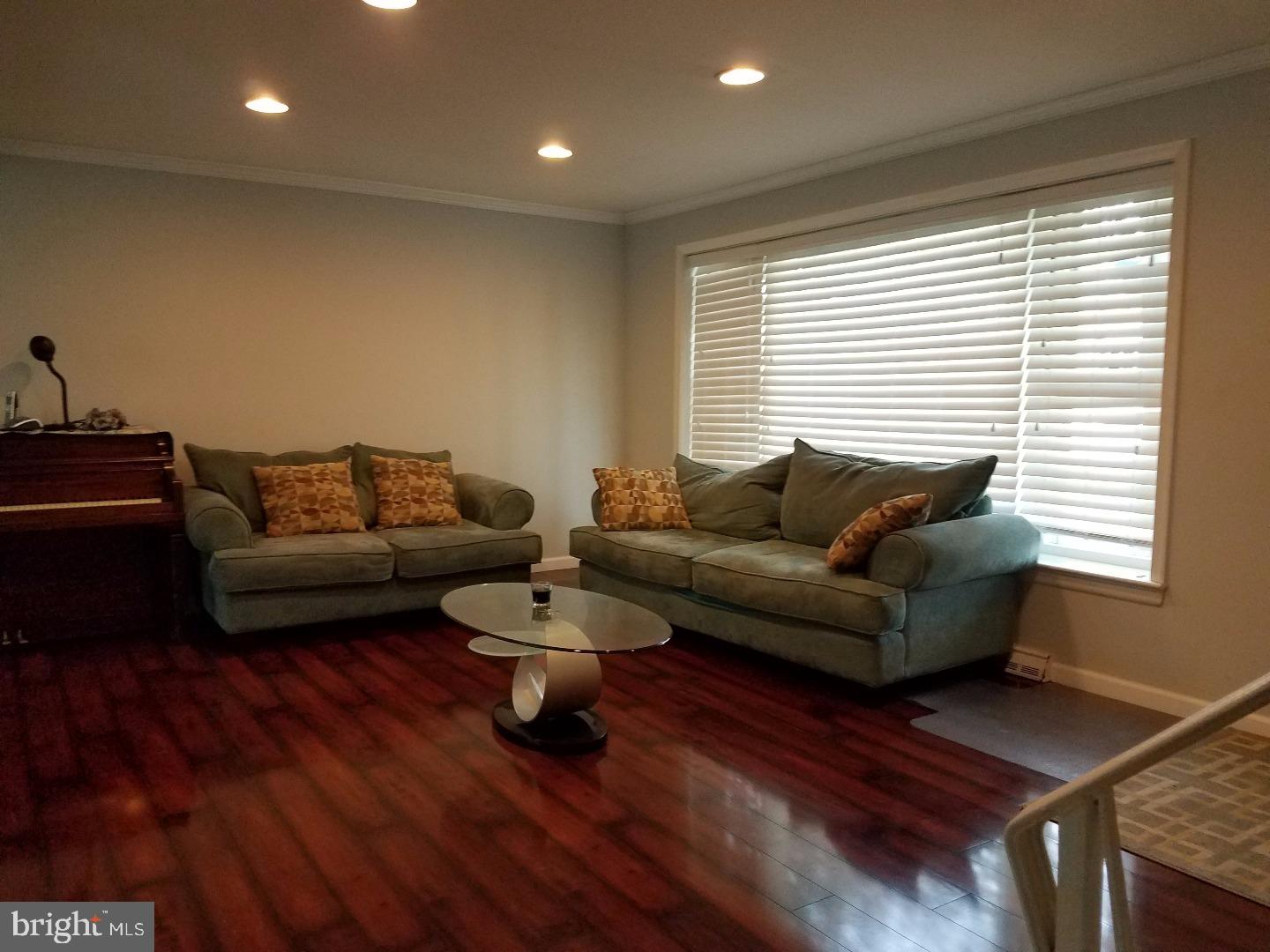11617 Stevens Road Philadelphia, PA 19116 - Photo 3 of 20 Living Room