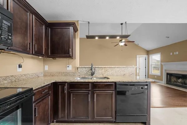 $1,900 | 1290 Allmon Drive, Clarksville, TN 37042