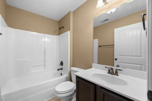 $1,900 | 1290 Allmon Drive, Clarksville, TN 37042