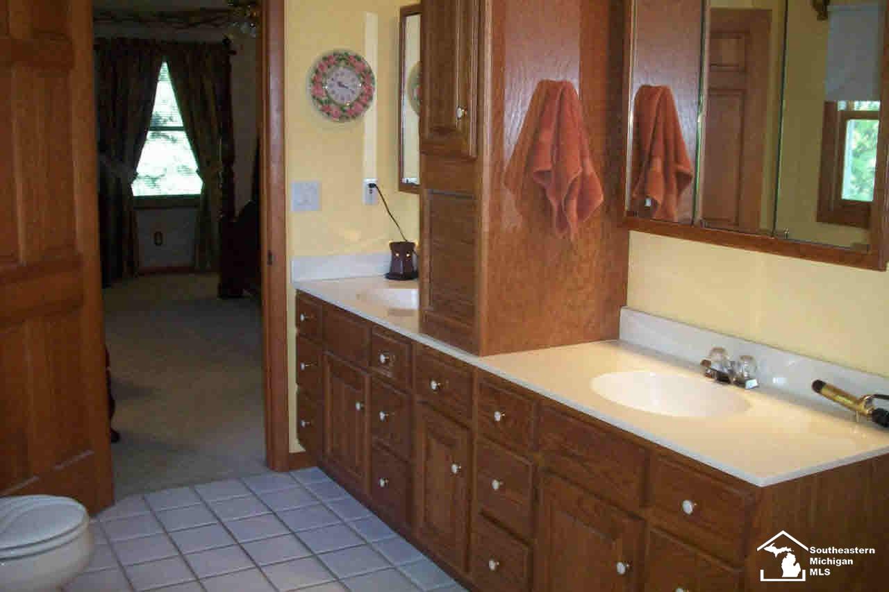 2965 West Albain Road Monroe, MI 48161 - Photo 16 of 25 Master Bath