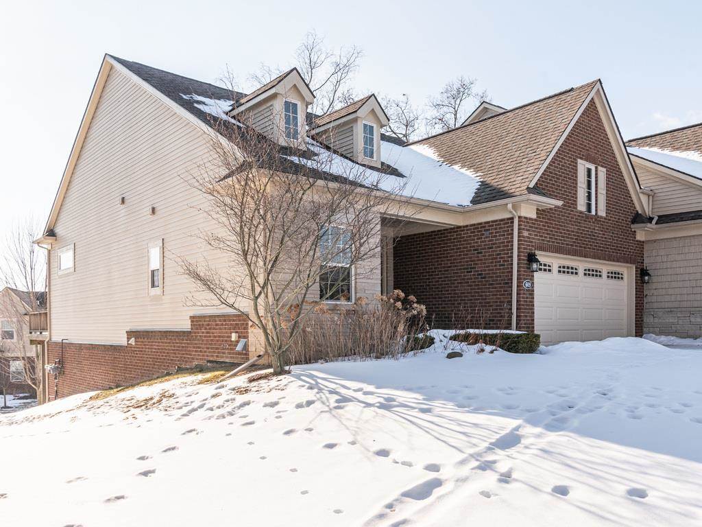 609 Mountain Circle Rochester, MI 48306 - Photo 3 of 73 50066094-2.JPG